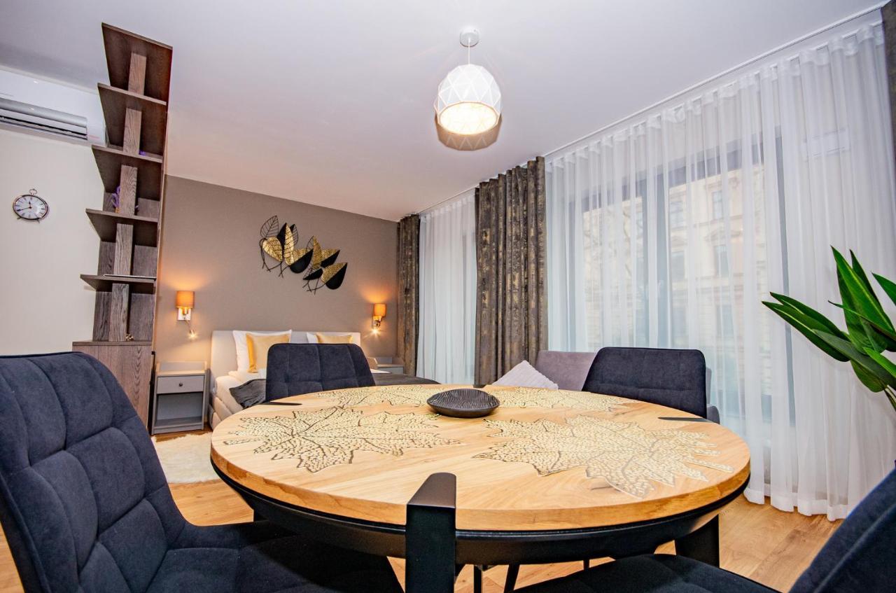 Inpoint Spacious Apartments Near Main Square & Kazimierz District クラクフ エクステリア 写真