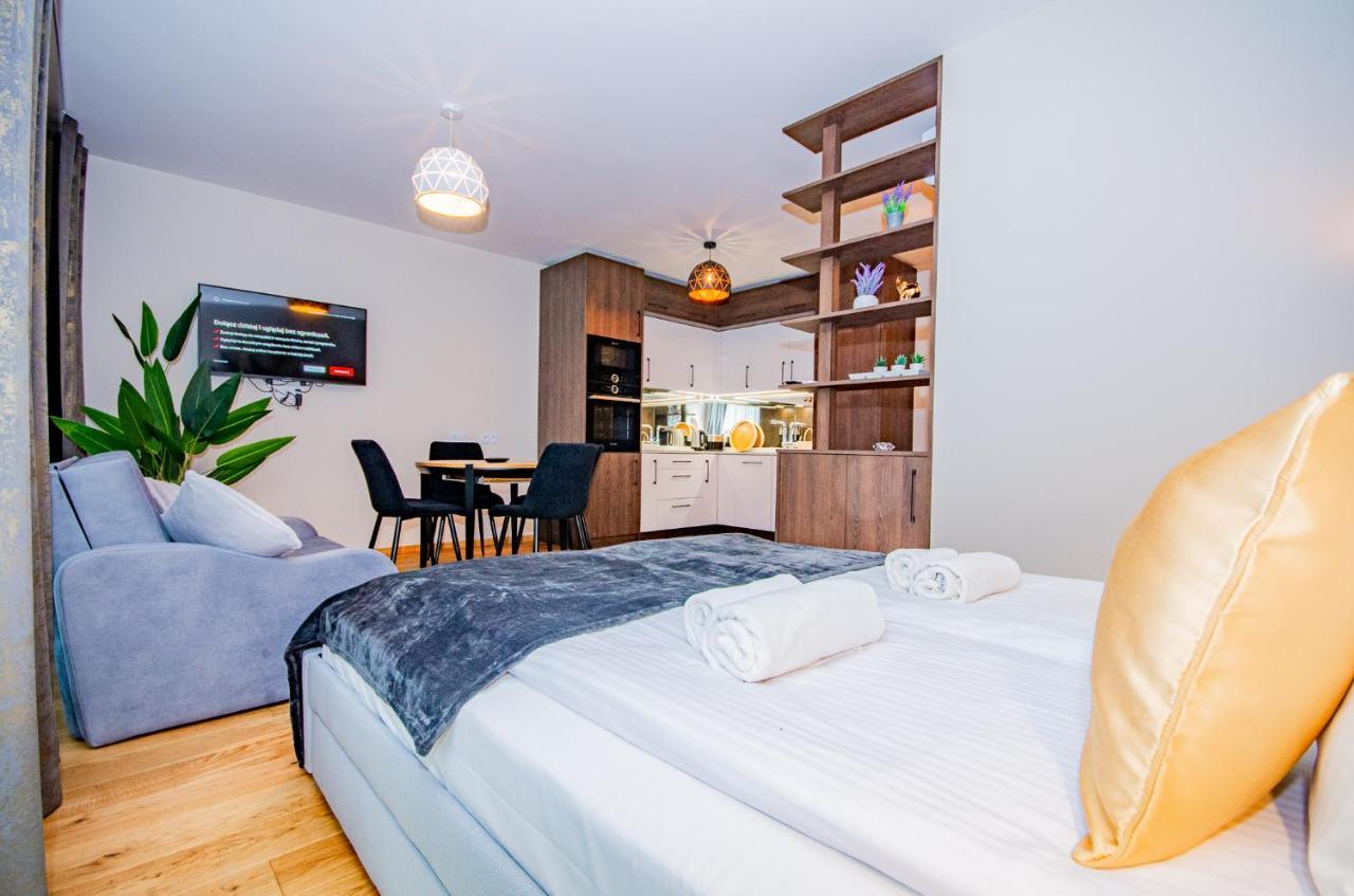 Inpoint Spacious Apartments Near Main Square & Kazimierz District クラクフ エクステリア 写真